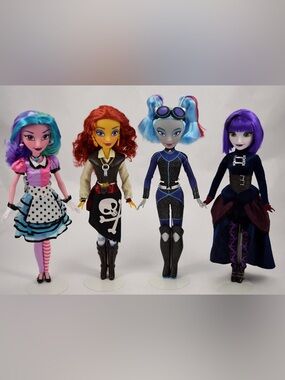 Set of 4 Disney Attractionistas Dolls
